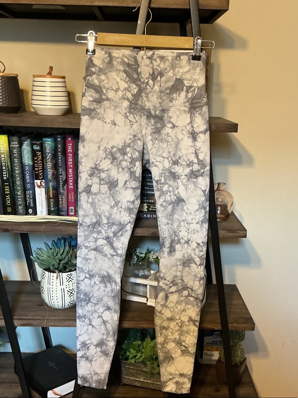 Lululemon Wunder Under Hi Rise Size 4